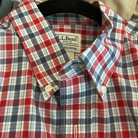 LL BEAN Button Down Shirt - Picture 5 of 5